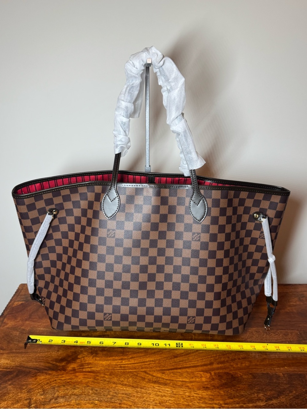 Large/Grande Size Brown Checkered Tote Bag with Red Interior. No Brand.